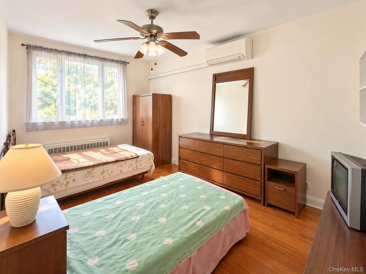 147-41 78th Road, New York, NY, 3 Bedrooms Bedrooms, 6 Rooms Rooms,1 BathroomBathrooms,Residential,For Rent,78th,0,1059220 147-41 78th Road, New York, NY, 3 Bedrooms Bedrooms, 6 Rooms Rooms,1 BathroomBathrooms,Residential,For Rent,78th,0,1059220