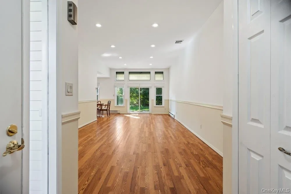 1406 Gotham Court, Smithtown, NY, 2 Bedrooms Bedrooms, 5 Rooms Rooms,2 BathroomsBathrooms,Residential,For Rent,Gotham,0,1059243 1406 Gotham Court, Smithtown, NY, 2 Bedrooms Bedrooms, 5 Rooms Rooms,2 BathroomsBathrooms,Residential,For Rent,Gotham,0,1059243