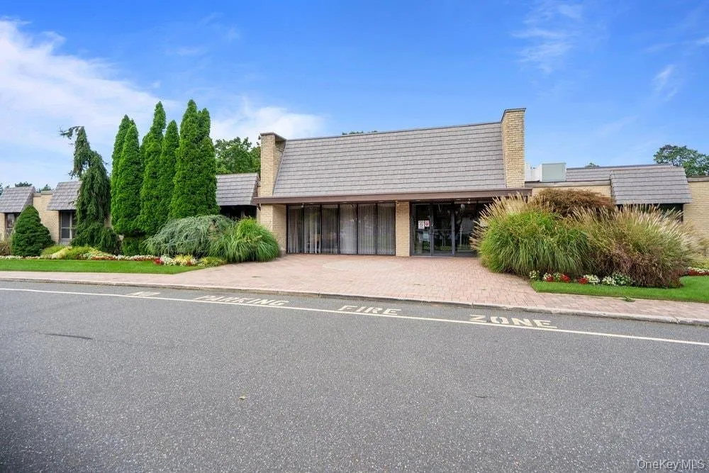 1406 Gotham Court, Smithtown, NY, 2 Bedrooms Bedrooms, 5 Rooms Rooms,2 BathroomsBathrooms,Residential,For Rent,Gotham,0,1059243 1406 Gotham Court, Smithtown, NY, 2 Bedrooms Bedrooms, 5 Rooms Rooms,2 BathroomsBathrooms,Residential,For Rent,Gotham,0,1059243