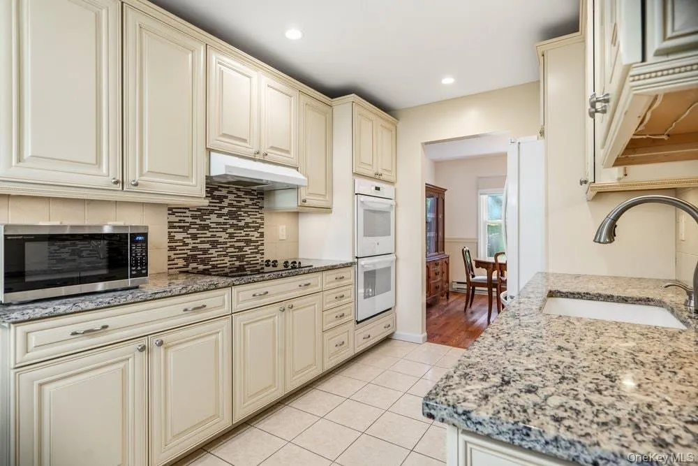 1406 Gotham Court, Smithtown, NY, 2 Bedrooms Bedrooms, 5 Rooms Rooms,2 BathroomsBathrooms,Residential,For Rent,Gotham,0,1059243 1406 Gotham Court, Smithtown, NY, 2 Bedrooms Bedrooms, 5 Rooms Rooms,2 BathroomsBathrooms,Residential,For Rent,Gotham,0,1059243