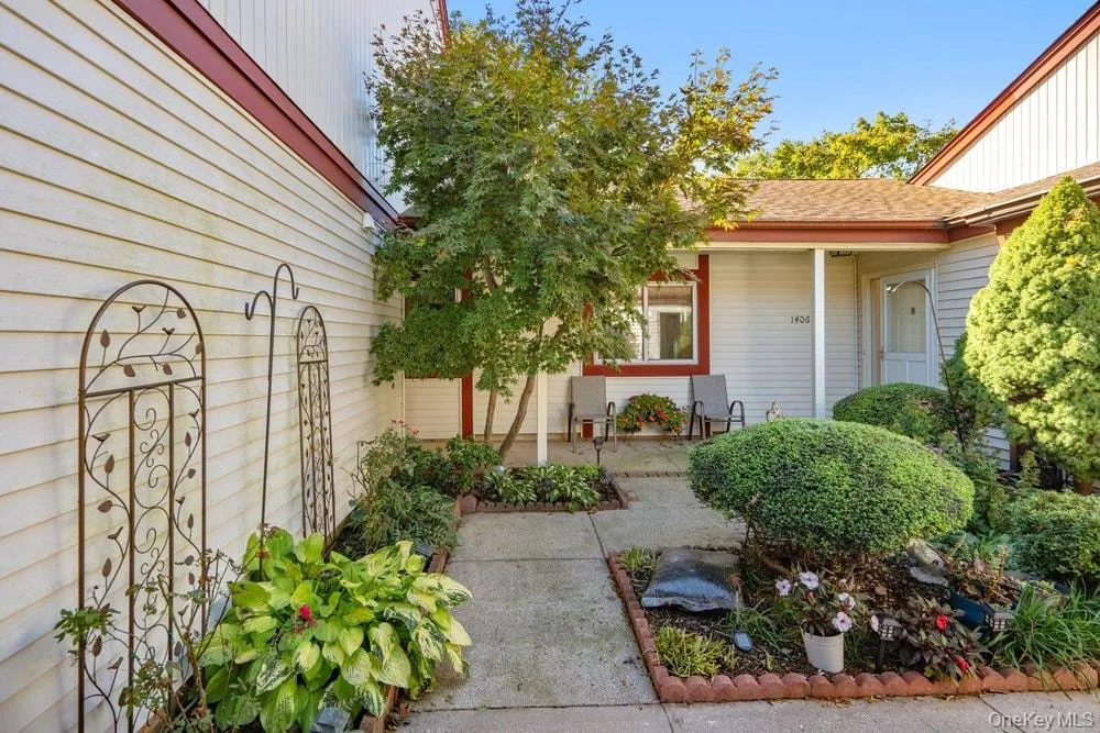 1406 Gotham Court, Smithtown, NY, 2 Bedrooms Bedrooms, 5 Rooms Rooms,2 BathroomsBathrooms,Residential,For Rent,Gotham,0,1059243 1406 Gotham Court, Smithtown, NY, 2 Bedrooms Bedrooms, 5 Rooms Rooms,2 BathroomsBathrooms,Residential,For Rent,Gotham,0,1059243