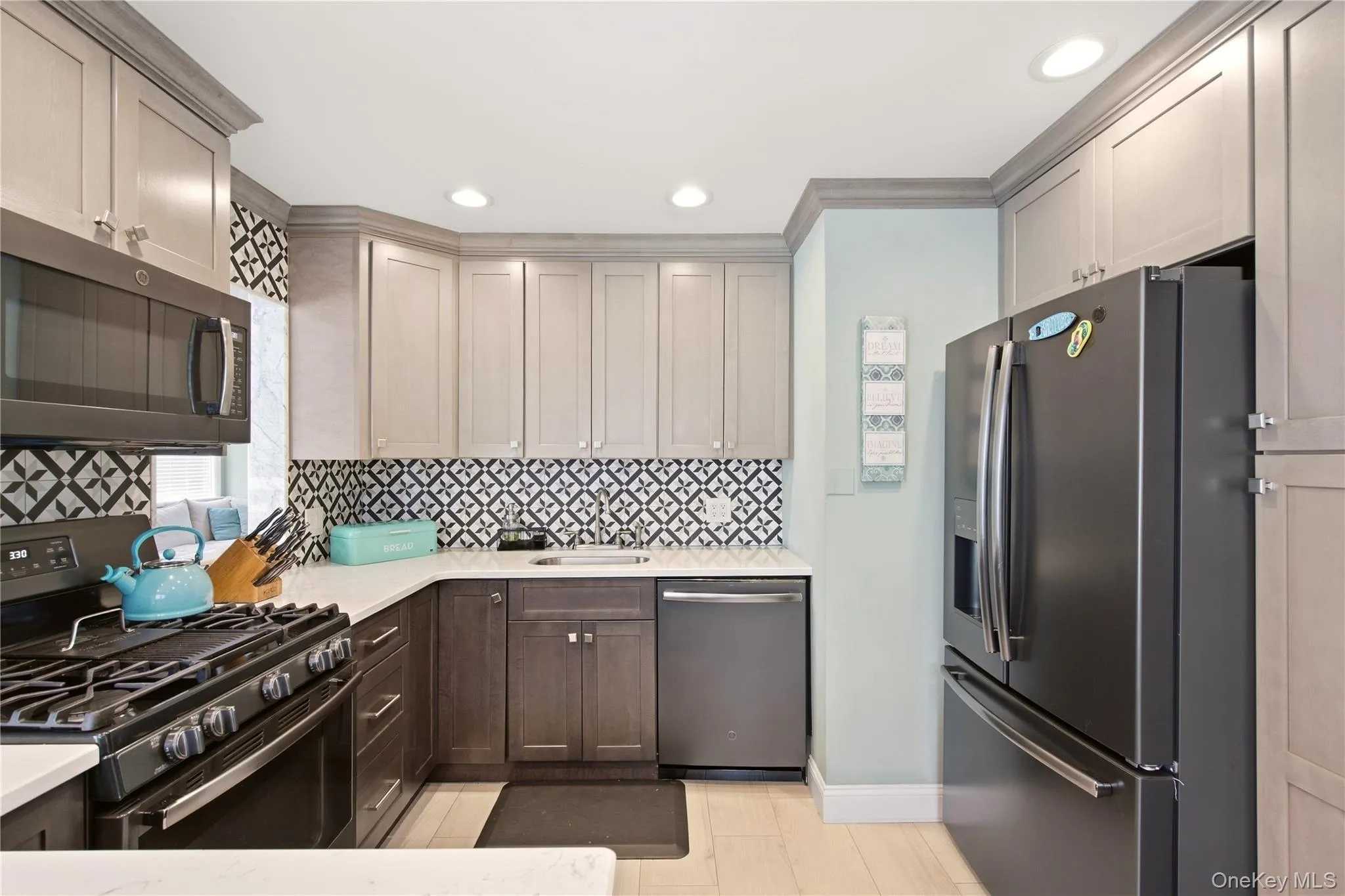 17 Richmond Road, Hempstead, NY, 4 Bedrooms Bedrooms, 8 Rooms Rooms,3 BathroomsBathrooms,Residential,For Rent,Richmond,0,1059254 17 Richmond Road, Hempstead, NY, 4 Bedrooms Bedrooms, 8 Rooms Rooms,3 BathroomsBathrooms,Residential,For Rent,Richmond,0,1059254