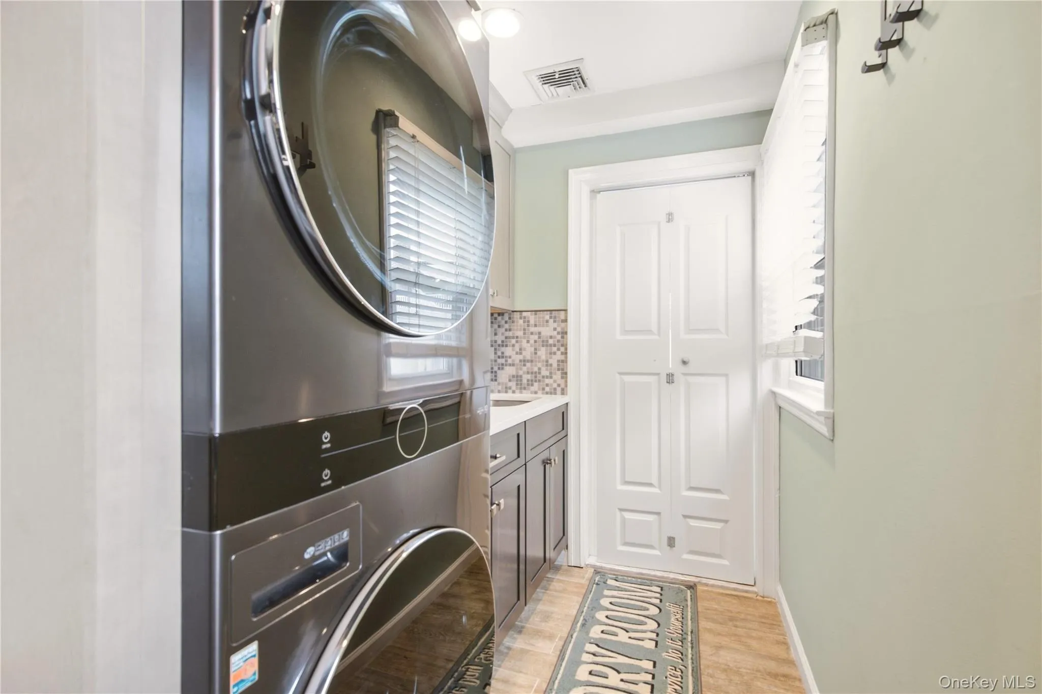 17 Richmond Road, Hempstead, NY, 4 Bedrooms Bedrooms, 8 Rooms Rooms,3 BathroomsBathrooms,Residential,For Rent,Richmond,0,1059254 17 Richmond Road, Hempstead, NY, 4 Bedrooms Bedrooms, 8 Rooms Rooms,3 BathroomsBathrooms,Residential,For Rent,Richmond,0,1059254