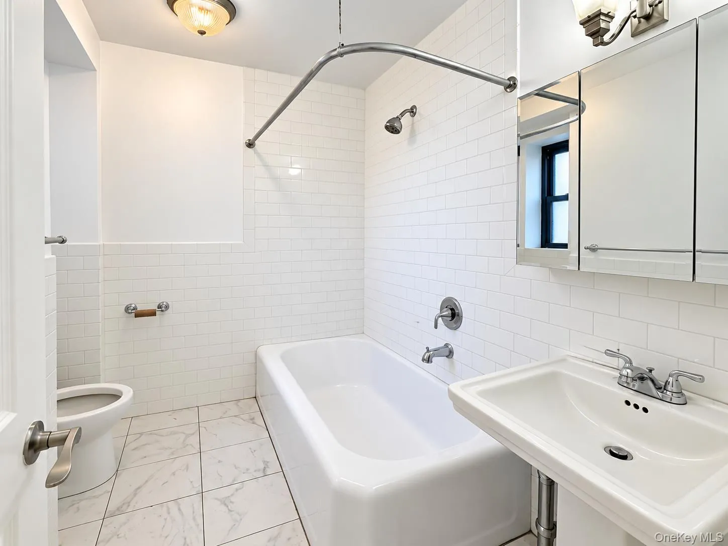 150-30 71 Avenue, New York, NY, 1 Bedroom Bedrooms, 4 Rooms Rooms,1 BathroomBathrooms,Residential,For Rent,71,0,1059255 150-30 71 Avenue, New York, NY, 1 Bedroom Bedrooms, 4 Rooms Rooms,1 BathroomBathrooms,Residential,For Rent,71,0,1059255