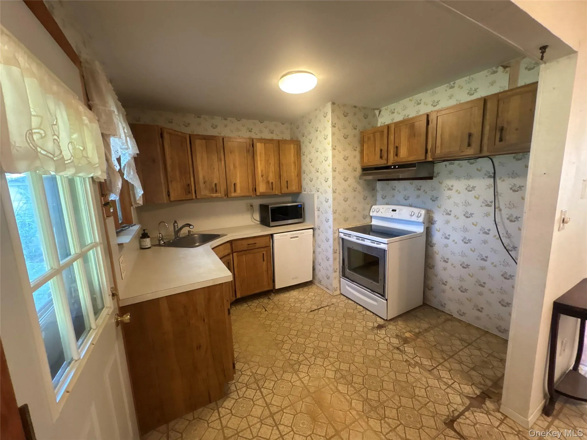 771 Windmill Avenue, Babylon, NY, 5 Bedrooms Bedrooms, 10 Rooms Rooms,2 BathroomsBathrooms,Residential,For Rent,Windmill,0,1059266 771 Windmill Avenue, Babylon, NY, 5 Bedrooms Bedrooms, 10 Rooms Rooms,2 BathroomsBathrooms,Residential,For Rent,Windmill,0,1059266