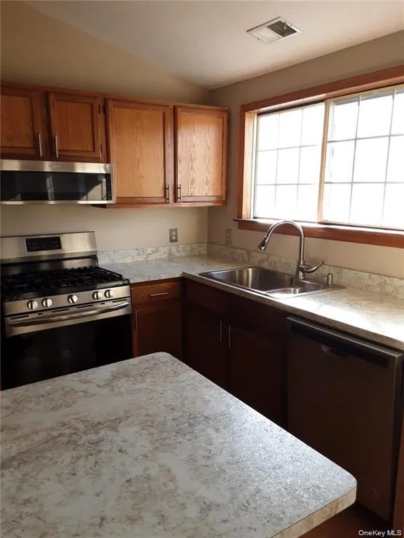 3424 Whispering Hills, Chester Town, NY, 2 Bedroom Bedrooms, 4 Room Rooms,1 BathroomBathrooms,Residential Lease,For Rent,Whispering,0,1059267 3424 Whispering Hills, Chester Town, NY, 2 Bedroom Bedrooms, 4 Room Rooms,1 BathroomBathrooms,Residential Lease,For Rent,Whispering,0,1059267