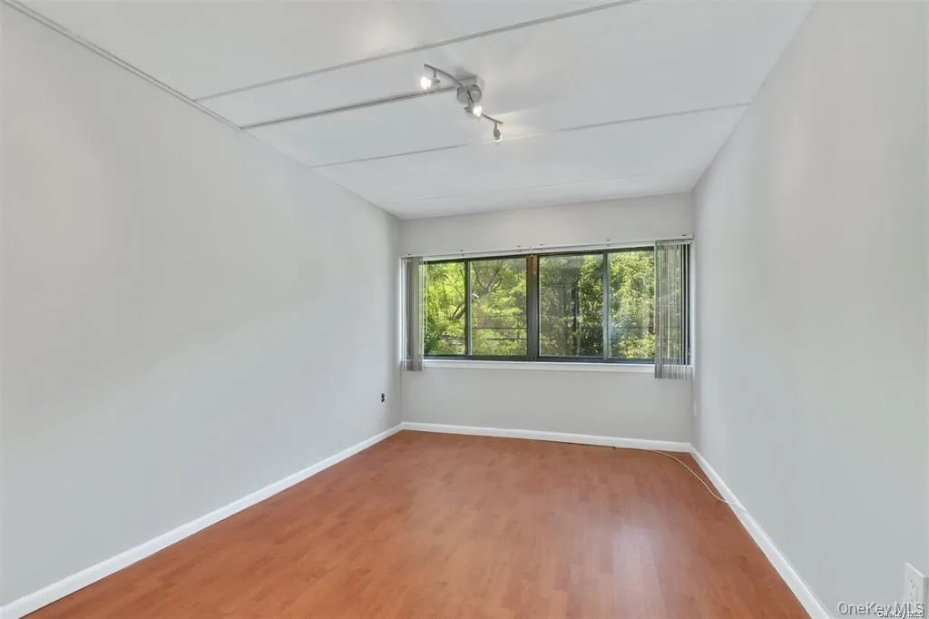 142 Main Street, North Hempstead, NY, 1 Bedroom Bedrooms, 3 Room Rooms,1 BathroomBathrooms,Residential Lease,For Rent,Main,0,1059272 142 Main Street, North Hempstead, NY, 1 Bedroom Bedrooms, 3 Room Rooms,1 BathroomBathrooms,Residential Lease,For Rent,Main,0,1059272