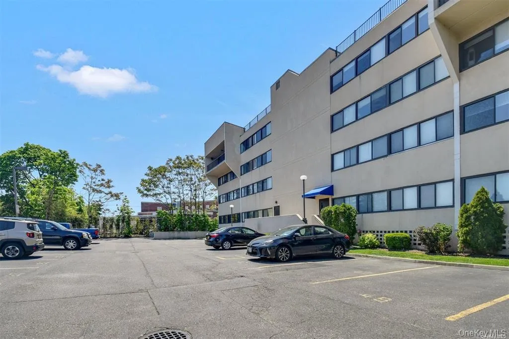 142 Main Street, North Hempstead, NY, 1 Bedroom Bedrooms, 3 Room Rooms,1 BathroomBathrooms,Residential Lease,For Rent,Main,0,1059272 142 Main Street, North Hempstead, NY, 1 Bedroom Bedrooms, 3 Room Rooms,1 BathroomBathrooms,Residential Lease,For Rent,Main,0,1059272