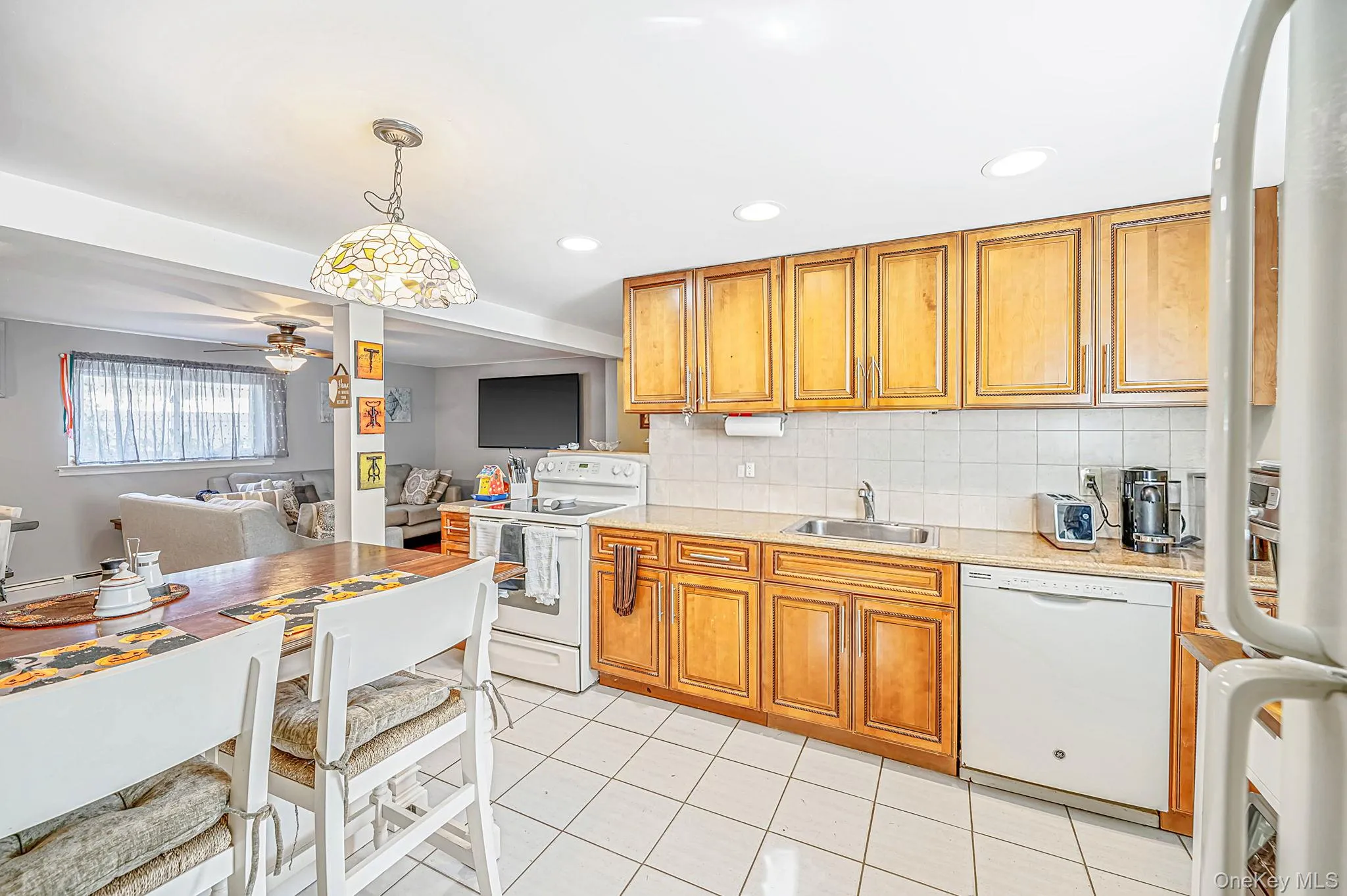 244 Baylawn Avenue, Babylon, NY, 6 Bedrooms Bedrooms, 13 Rooms Rooms,2 BathroomsBathrooms,Residential,For Rent,Baylawn,0,1059275 244 Baylawn Avenue, Babylon, NY, 6 Bedrooms Bedrooms, 13 Rooms Rooms,2 BathroomsBathrooms,Residential,For Rent,Baylawn,0,1059275