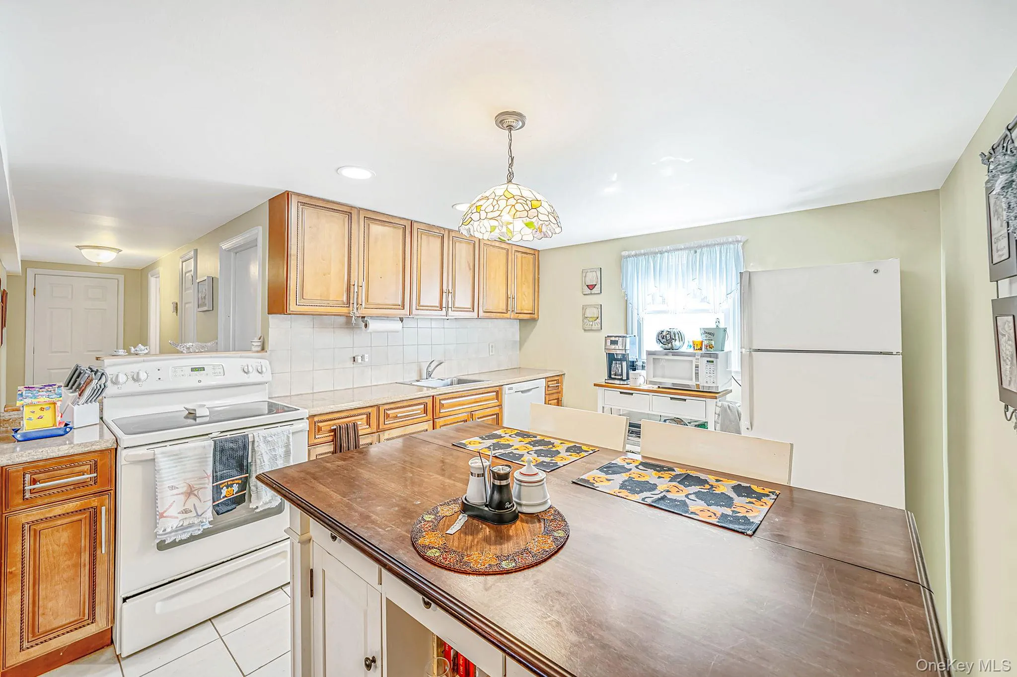 244 Baylawn Avenue, Babylon, NY, 6 Bedrooms Bedrooms, 13 Rooms Rooms,2 BathroomsBathrooms,Residential,For Rent,Baylawn,0,1059275 244 Baylawn Avenue, Babylon, NY, 6 Bedrooms Bedrooms, 13 Rooms Rooms,2 BathroomsBathrooms,Residential,For Rent,Baylawn,0,1059275