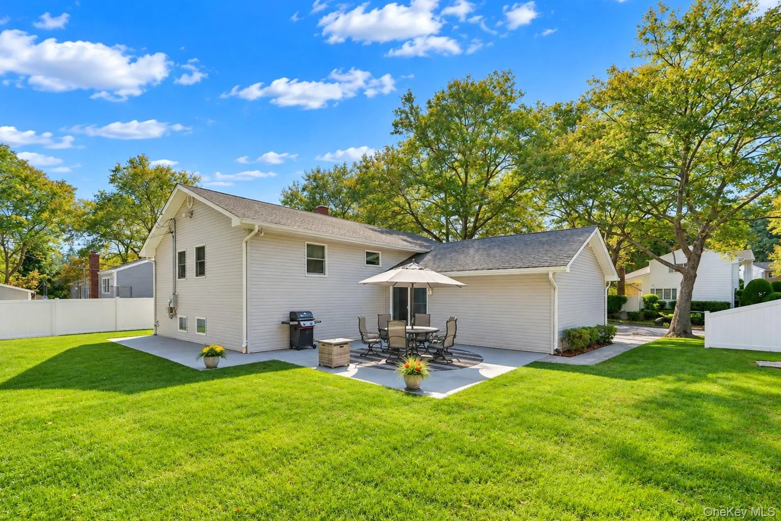 4 Salisbury Drive, Huntington, NY, 5 Bedrooms Bedrooms, 12 Rooms Rooms,2 BathroomsBathrooms,Residential,For Rent,Salisbury,0,1059277 4 Salisbury Drive, Huntington, NY, 5 Bedrooms Bedrooms, 12 Rooms Rooms,2 BathroomsBathrooms,Residential,For Rent,Salisbury,0,1059277