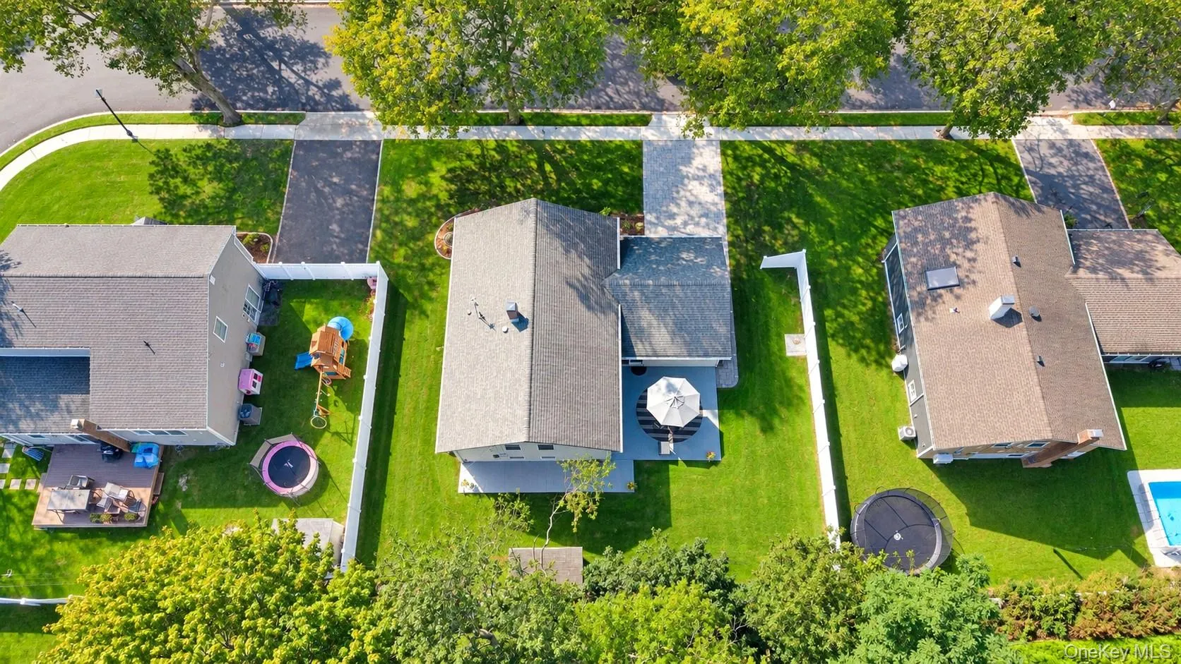 4 Salisbury Drive, Huntington, NY, 5 Bedrooms Bedrooms, 12 Rooms Rooms,2 BathroomsBathrooms,Residential,For Rent,Salisbury,0,1059277 4 Salisbury Drive, Huntington, NY, 5 Bedrooms Bedrooms, 12 Rooms Rooms,2 BathroomsBathrooms,Residential,For Rent,Salisbury,0,1059277
