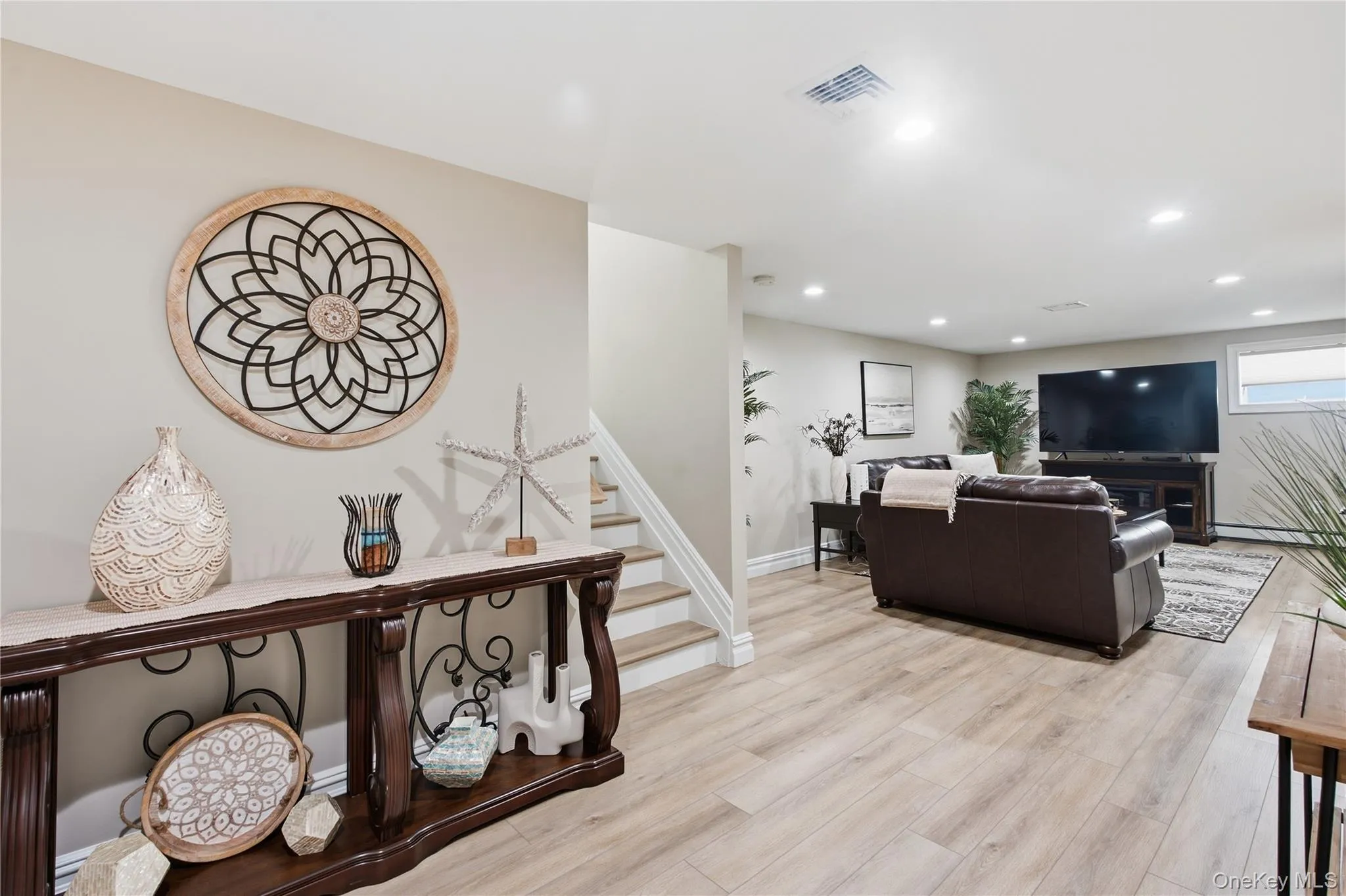 4 Salisbury Drive, Huntington, NY, 5 Bedrooms Bedrooms, 12 Rooms Rooms,2 BathroomsBathrooms,Residential,For Rent,Salisbury,0,1059277 4 Salisbury Drive, Huntington, NY, 5 Bedrooms Bedrooms, 12 Rooms Rooms,2 BathroomsBathrooms,Residential,For Rent,Salisbury,0,1059277