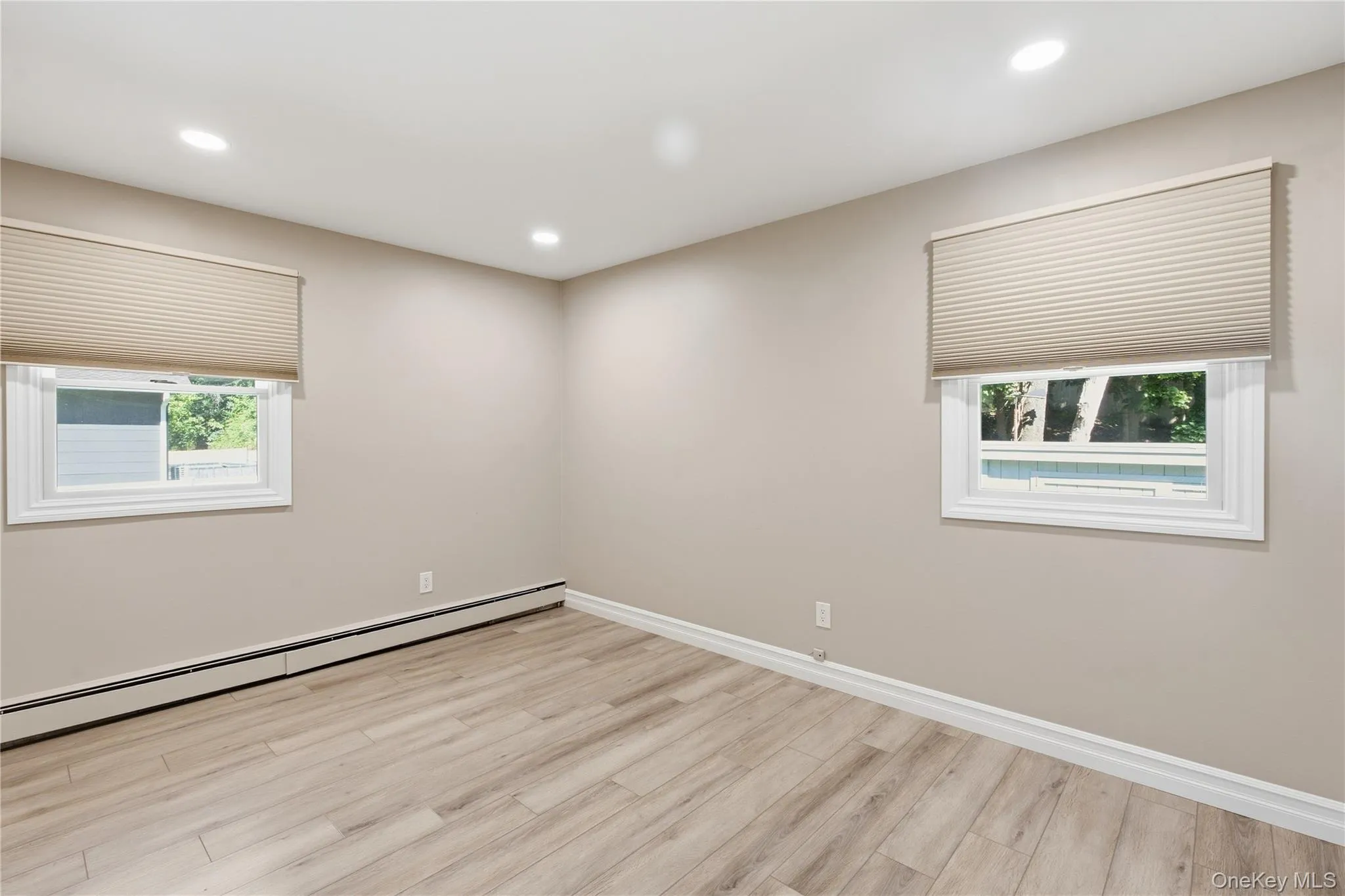 4 Salisbury Drive, Huntington, NY, 5 Bedrooms Bedrooms, 12 Rooms Rooms,2 BathroomsBathrooms,Residential,For Rent,Salisbury,0,1059277 4 Salisbury Drive, Huntington, NY, 5 Bedrooms Bedrooms, 12 Rooms Rooms,2 BathroomsBathrooms,Residential,For Rent,Salisbury,0,1059277