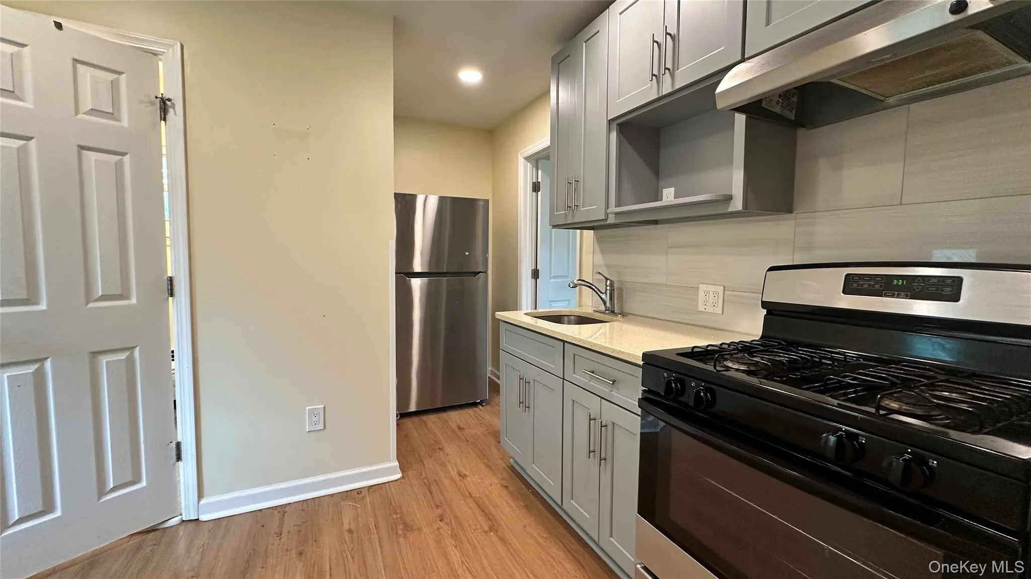 22 Ford Street, Glen Cove, NY, 2 Bedroom Bedrooms, 5 Room Rooms,1 BathroomBathrooms,Residential Lease,For Rent,Ford,0,1059283 22 Ford Street, Glen Cove, NY, 2 Bedroom Bedrooms, 5 Room Rooms,1 BathroomBathrooms,Residential Lease,For Rent,Ford,0,1059283