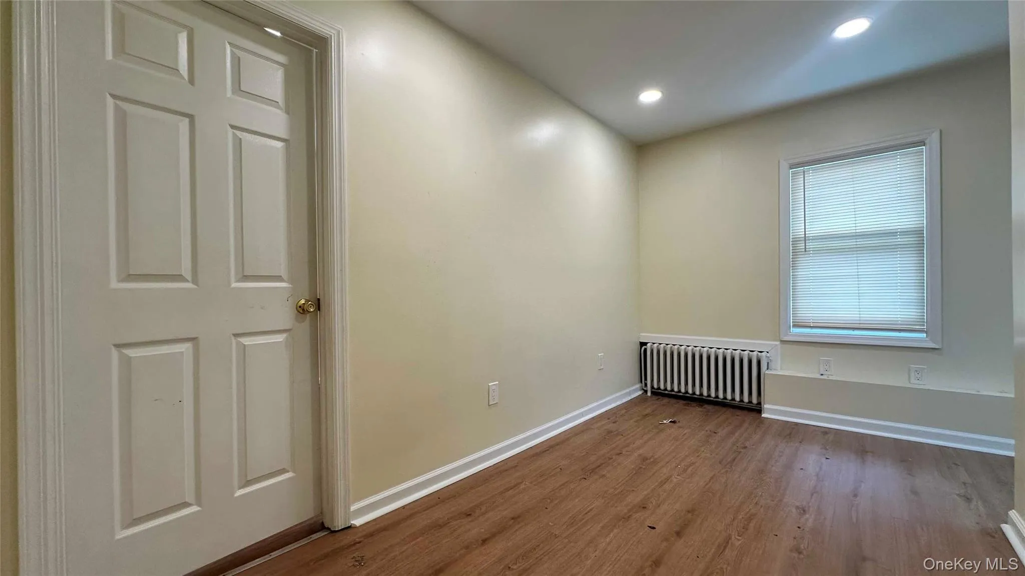 22 Ford Street, Glen Cove, NY, 2 Bedroom Bedrooms, 5 Room Rooms,1 BathroomBathrooms,Residential Lease,For Rent,Ford,0,1059283 22 Ford Street, Glen Cove, NY, 2 Bedroom Bedrooms, 5 Room Rooms,1 BathroomBathrooms,Residential Lease,For Rent,Ford,0,1059283
