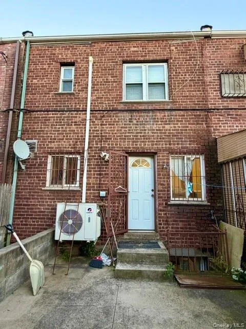 4775 Barnes Avenue, New York, NY, 3 Bedrooms Bedrooms, 8 Rooms Rooms,2 BathroomsBathrooms,Residential,For Rent,Barnes,0,1059286 4775 Barnes Avenue, New York, NY, 3 Bedrooms Bedrooms, 8 Rooms Rooms,2 BathroomsBathrooms,Residential,For Rent,Barnes,0,1059286