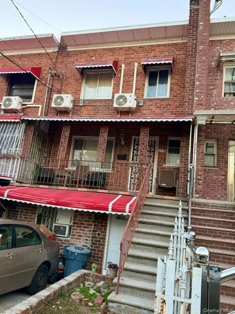 4775 Barnes Avenue, New York, NY, 3 Bedrooms Bedrooms, 8 Rooms Rooms,2 BathroomsBathrooms,Residential,For Rent,Barnes,0,1059286 4775 Barnes Avenue, New York, NY, 3 Bedrooms Bedrooms, 8 Rooms Rooms,2 BathroomsBathrooms,Residential,For Rent,Barnes,0,1059286