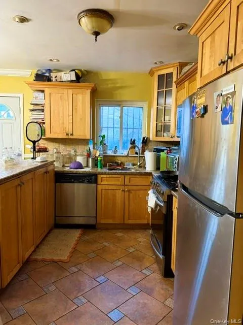 4775 Barnes Avenue, New York, NY, 3 Bedrooms Bedrooms, 8 Rooms Rooms,2 BathroomsBathrooms,Residential,For Rent,Barnes,0,1059286 4775 Barnes Avenue, New York, NY, 3 Bedrooms Bedrooms, 8 Rooms Rooms,2 BathroomsBathrooms,Residential,For Rent,Barnes,0,1059286