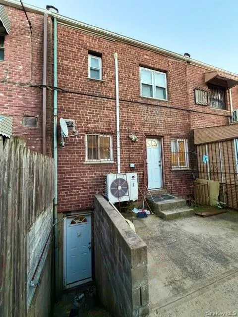 4775 Barnes Avenue, New York, NY, 3 Bedrooms Bedrooms, 8 Rooms Rooms,2 BathroomsBathrooms,Residential,For Rent,Barnes,0,1059286 4775 Barnes Avenue, New York, NY, 3 Bedrooms Bedrooms, 8 Rooms Rooms,2 BathroomsBathrooms,Residential,For Rent,Barnes,0,1059286