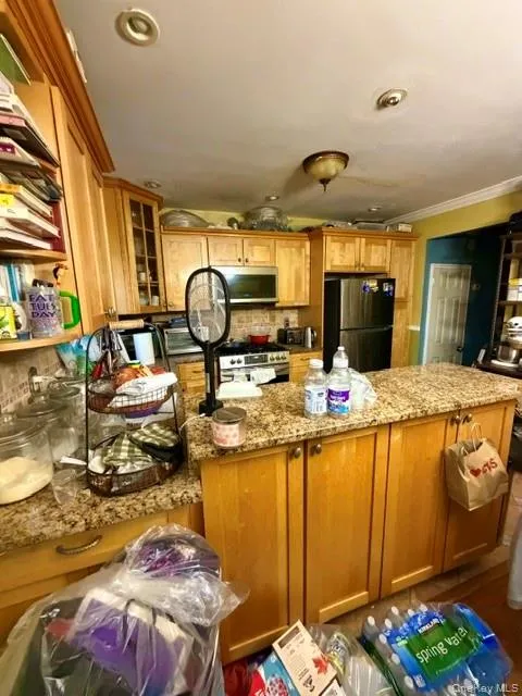4775 Barnes Avenue, New York, NY, 3 Bedrooms Bedrooms, 8 Rooms Rooms,2 BathroomsBathrooms,Residential,For Rent,Barnes,0,1059286 4775 Barnes Avenue, New York, NY, 3 Bedrooms Bedrooms, 8 Rooms Rooms,2 BathroomsBathrooms,Residential,For Rent,Barnes,0,1059286
