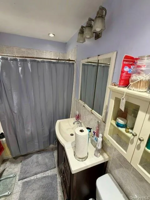 4775 Barnes Avenue, New York, NY, 3 Bedrooms Bedrooms, 8 Rooms Rooms,2 BathroomsBathrooms,Residential,For Rent,Barnes,0,1059286 4775 Barnes Avenue, New York, NY, 3 Bedrooms Bedrooms, 8 Rooms Rooms,2 BathroomsBathrooms,Residential,For Rent,Barnes,0,1059286