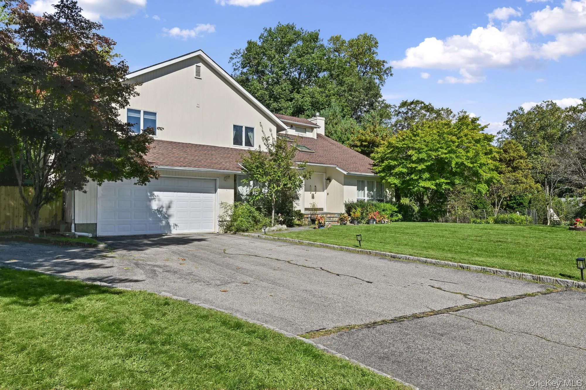 9 Ellen Court, Glen Cove, NY, 5 Bedroom Bedrooms, 10 Room Rooms,3 BathroomBathrooms,Residential Lease,For Rent,Ellen,0,1059289 9 Ellen Court, Glen Cove, NY, 5 Bedroom Bedrooms, 10 Room Rooms,3 BathroomBathrooms,Residential Lease,For Rent,Ellen,0,1059289