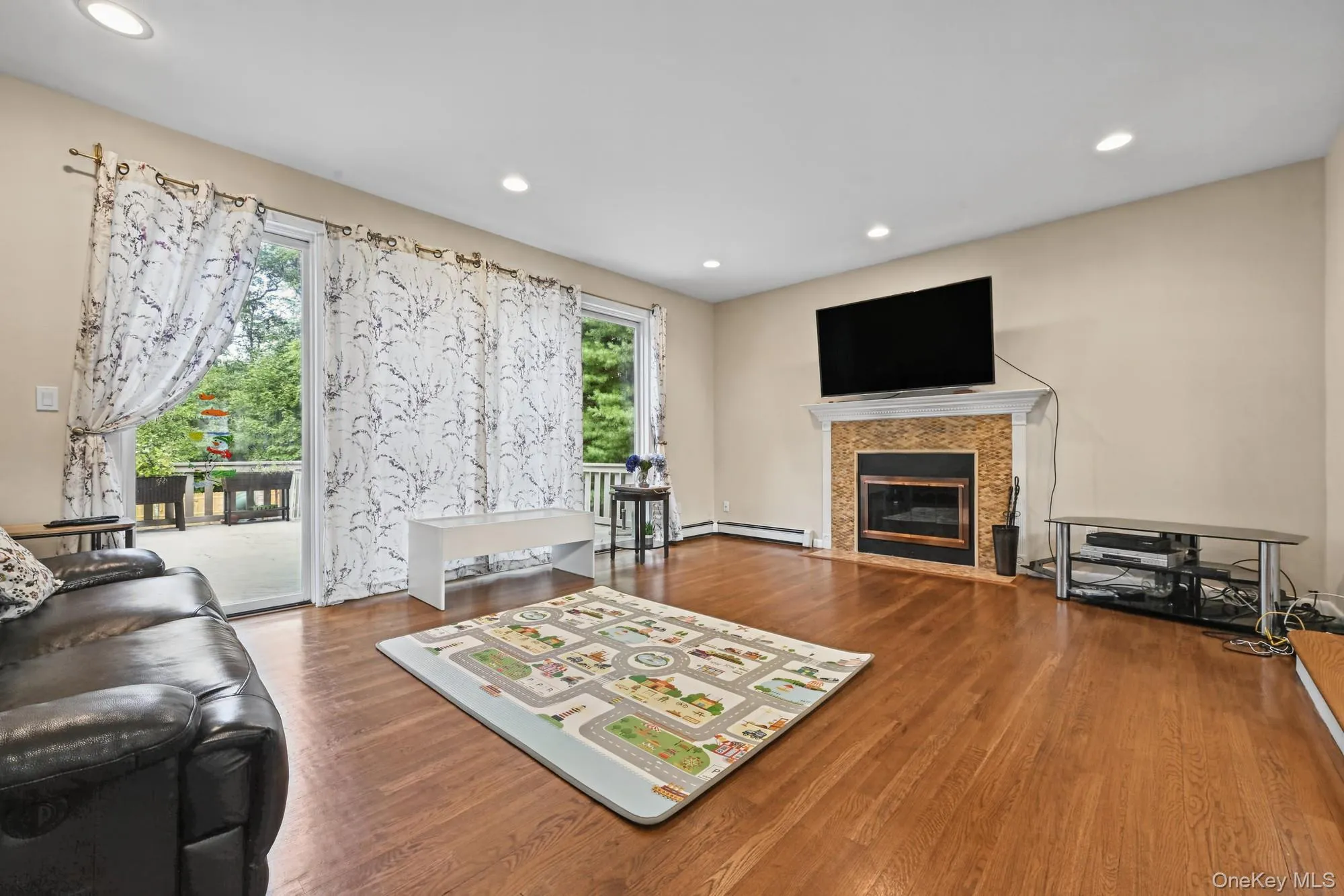 9 Ellen Court, Glen Cove, NY, 5 Bedroom Bedrooms, 10 Room Rooms,3 BathroomBathrooms,Residential Lease,For Rent,Ellen,0,1059289 9 Ellen Court, Glen Cove, NY, 5 Bedroom Bedrooms, 10 Room Rooms,3 BathroomBathrooms,Residential Lease,For Rent,Ellen,0,1059289