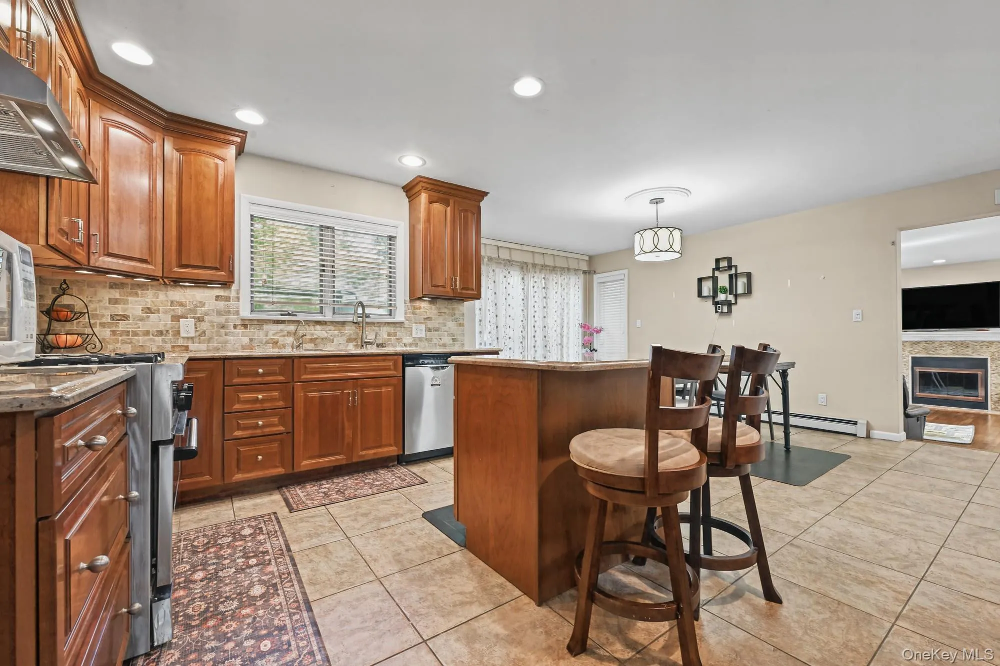 9 Ellen Court, Glen Cove, NY, 5 Bedroom Bedrooms, 10 Room Rooms,3 BathroomBathrooms,Residential Lease,For Rent,Ellen,0,1059289 9 Ellen Court, Glen Cove, NY, 5 Bedroom Bedrooms, 10 Room Rooms,3 BathroomBathrooms,Residential Lease,For Rent,Ellen,0,1059289
