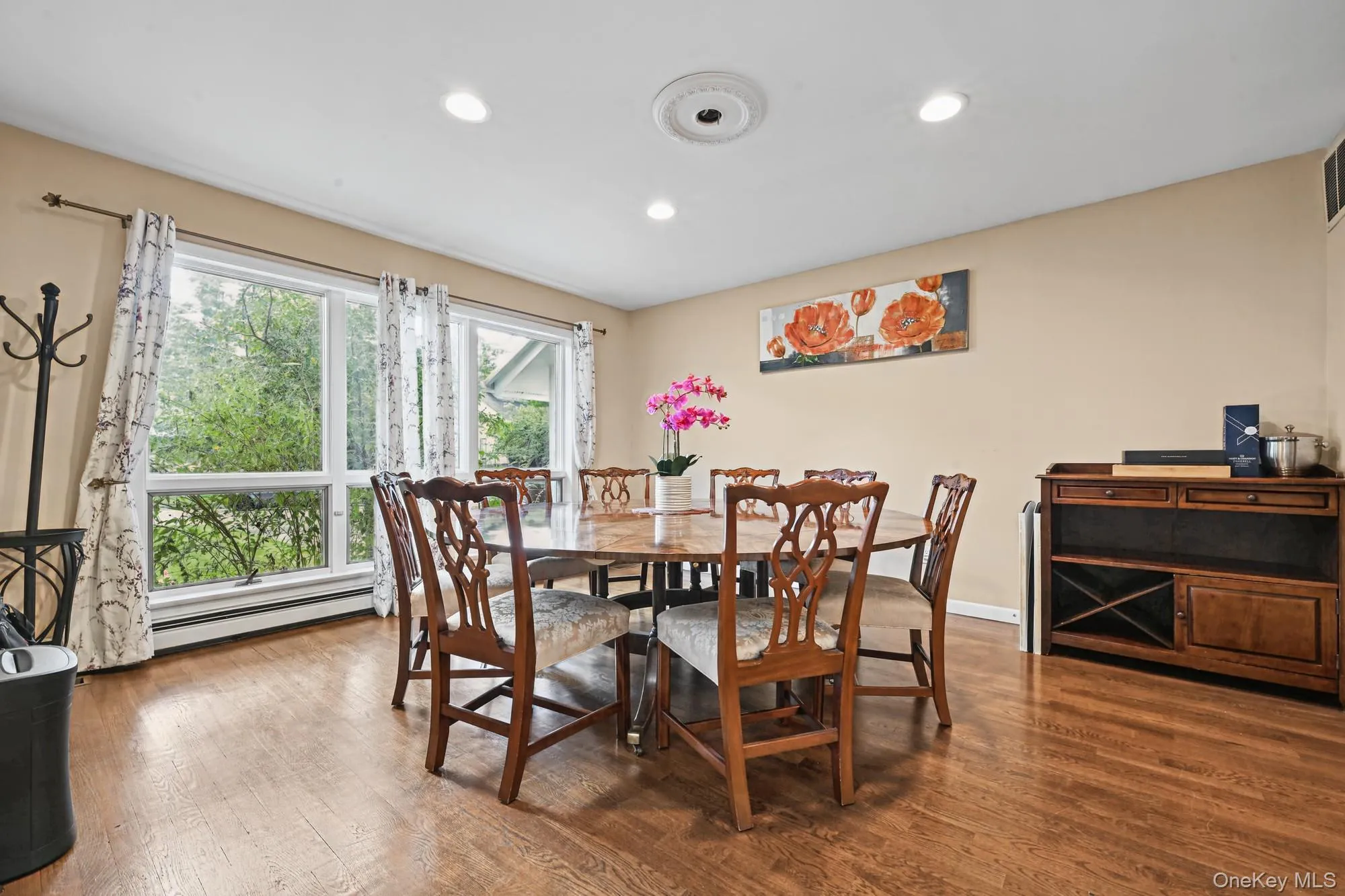 9 Ellen Court, Glen Cove, NY, 5 Bedroom Bedrooms, 10 Room Rooms,3 BathroomBathrooms,Residential Lease,For Rent,Ellen,0,1059289 9 Ellen Court, Glen Cove, NY, 5 Bedroom Bedrooms, 10 Room Rooms,3 BathroomBathrooms,Residential Lease,For Rent,Ellen,0,1059289