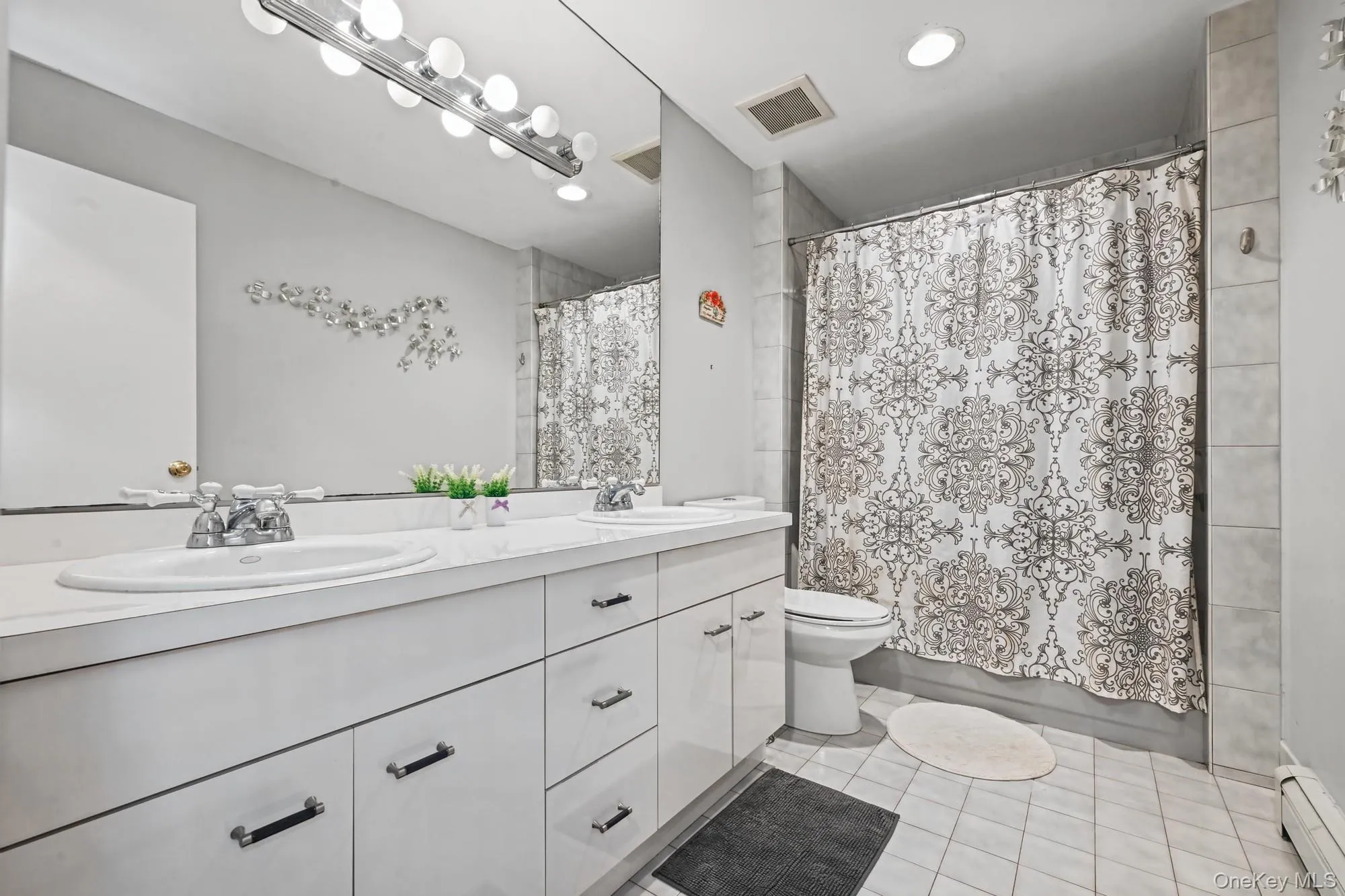 9 Ellen Court, Glen Cove, NY, 5 Bedroom Bedrooms, 10 Room Rooms,3 BathroomBathrooms,Residential Lease,For Rent,Ellen,0,1059289 9 Ellen Court, Glen Cove, NY, 5 Bedroom Bedrooms, 10 Room Rooms,3 BathroomBathrooms,Residential Lease,For Rent,Ellen,0,1059289