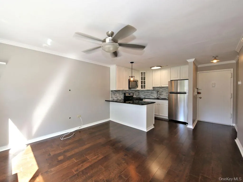 828 Pelhamdale Road, New Rochelle, NY, 1 Bedroom Bedrooms, 3 Room Rooms,1 BathroomBathrooms,Residential Lease,For Rent,Pelhamdale,0,1059290 828 Pelhamdale Road, New Rochelle, NY, 1 Bedroom Bedrooms, 3 Room Rooms,1 BathroomBathrooms,Residential Lease,For Rent,Pelhamdale,0,1059290