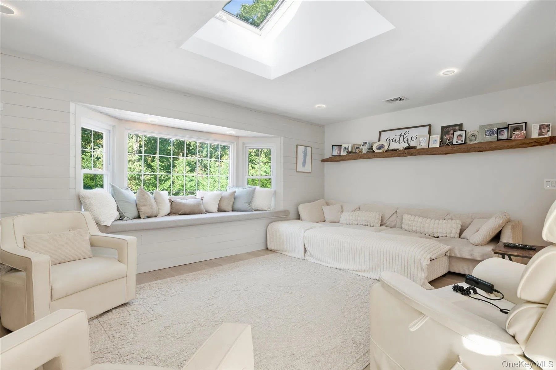 49 Westview Drive, Brookhaven, NY, 5 Bedrooms Bedrooms, 12 Rooms Rooms,4 BathroomsBathrooms,Residential,For Rent,Westview,0,1059294 49 Westview Drive, Brookhaven, NY, 5 Bedrooms Bedrooms, 12 Rooms Rooms,4 BathroomsBathrooms,Residential,For Rent,Westview,0,1059294
