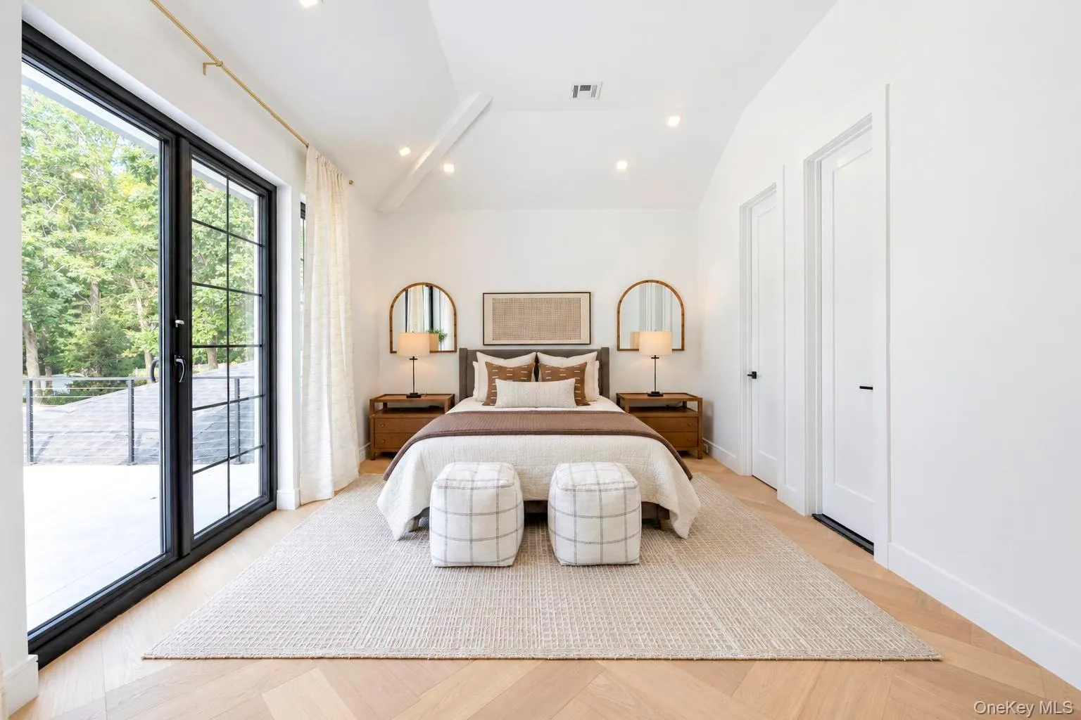 1073 Westminster Avenue, Huntington, NY, 6 Bedrooms Bedrooms, 12 Rooms Rooms,5 BathroomsBathrooms,Residential,For Rent,Westminster,0,1059313 1073 Westminster Avenue, Huntington, NY, 6 Bedrooms Bedrooms, 12 Rooms Rooms,5 BathroomsBathrooms,Residential,For Rent,Westminster,0,1059313