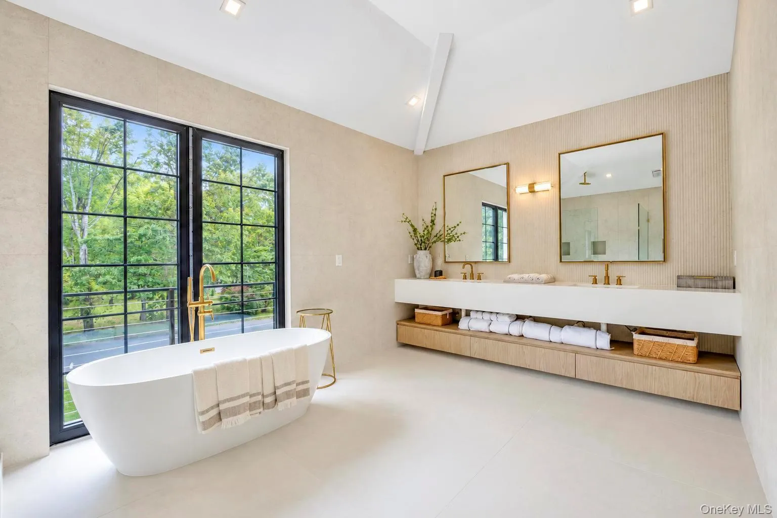 1073 Westminster Avenue, Huntington, NY, 6 Bedrooms Bedrooms, 12 Rooms Rooms,5 BathroomsBathrooms,Residential,For Rent,Westminster,0,1059313 1073 Westminster Avenue, Huntington, NY, 6 Bedrooms Bedrooms, 12 Rooms Rooms,5 BathroomsBathrooms,Residential,For Rent,Westminster,0,1059313