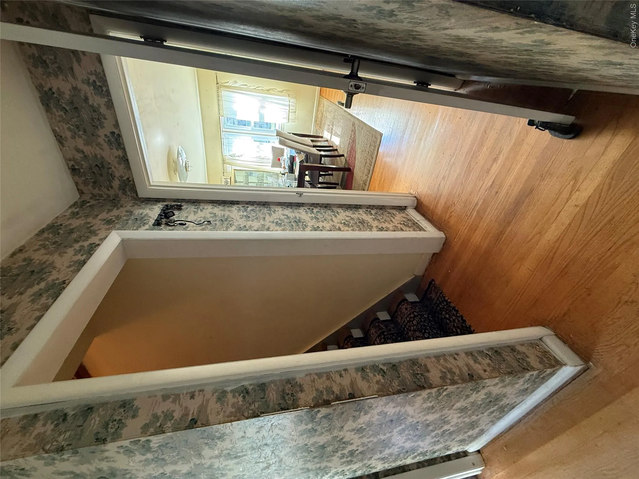 75 College Avenue, Poughkeepsie, NY, 5 Bedrooms Bedrooms, 8 Rooms Rooms,2 BathroomsBathrooms,Residential,For Rent,College,0,1059316 75 College Avenue, Poughkeepsie, NY, 5 Bedrooms Bedrooms, 8 Rooms Rooms,2 BathroomsBathrooms,Residential,For Rent,College,0,1059316