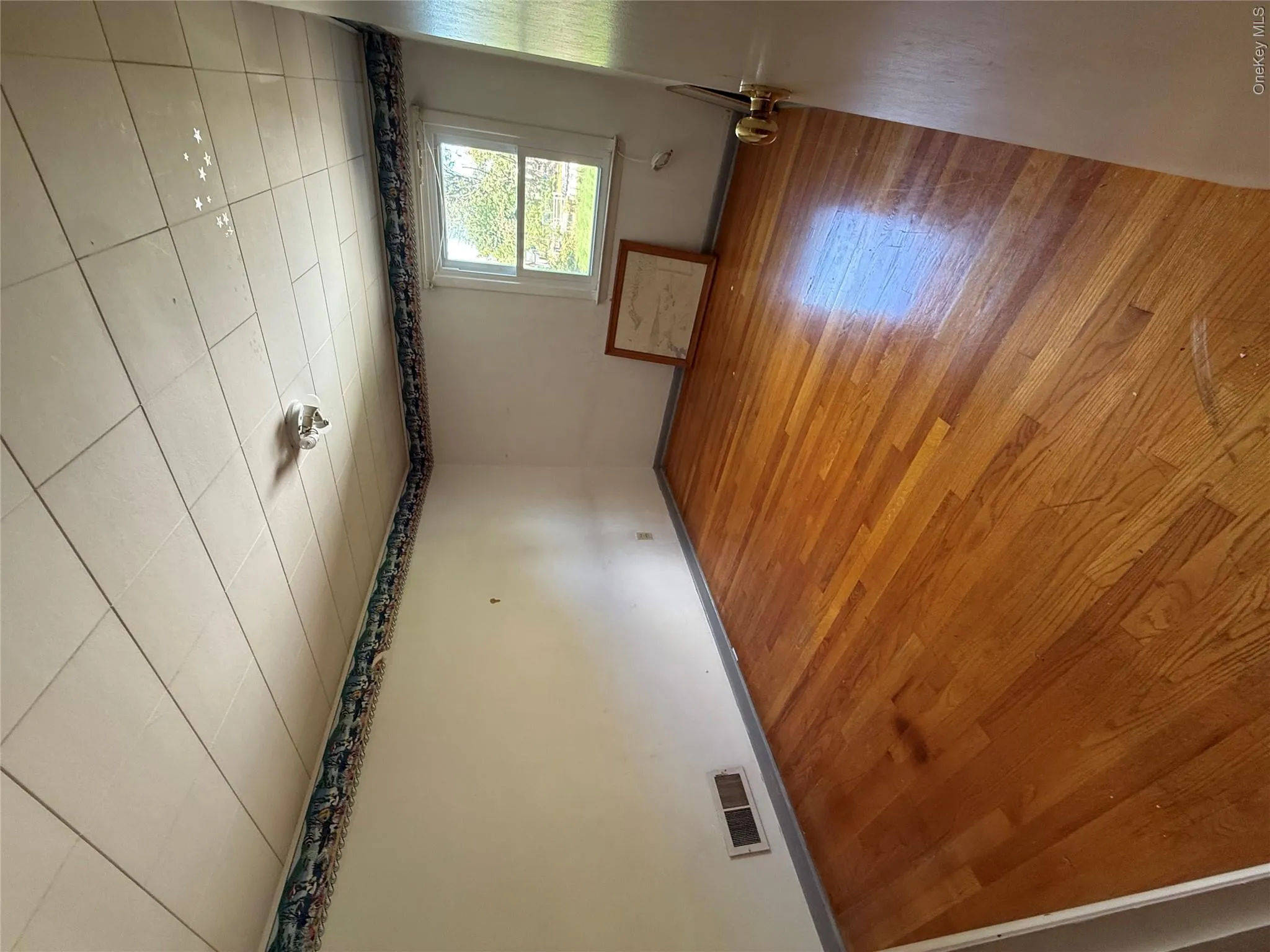 75 College Avenue, Poughkeepsie, NY, 5 Bedrooms Bedrooms, 8 Rooms Rooms,2 BathroomsBathrooms,Residential,For Rent,College,0,1059316 75 College Avenue, Poughkeepsie, NY, 5 Bedrooms Bedrooms, 8 Rooms Rooms,2 BathroomsBathrooms,Residential,For Rent,College,0,1059316