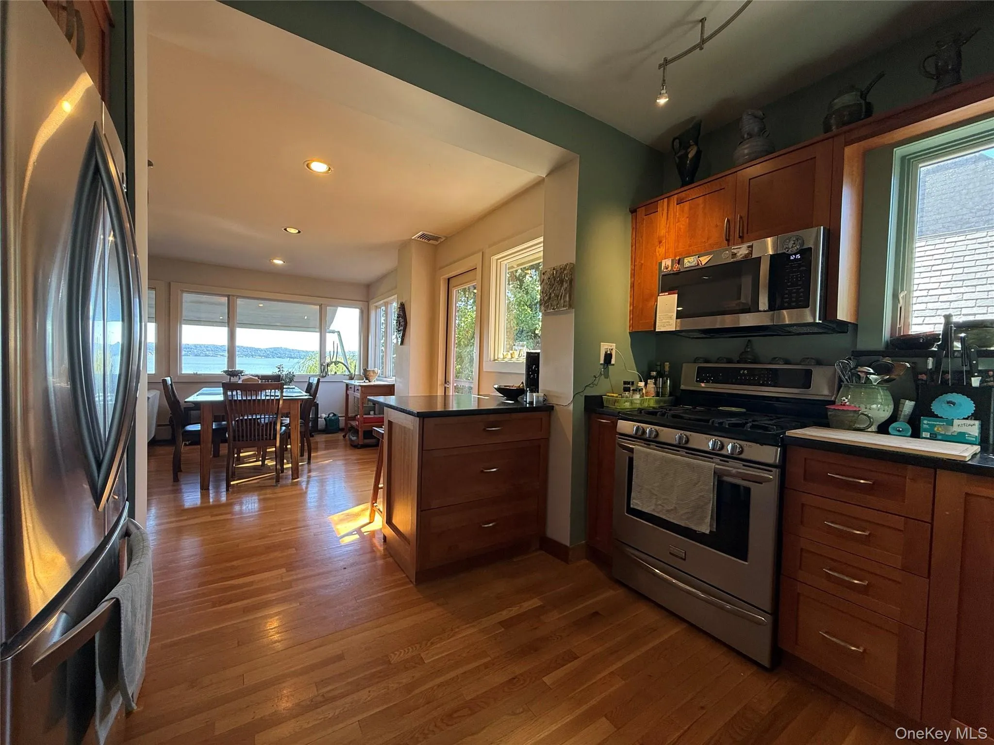 93 Piermont Avenue, Orangetown, NY, 2 Bedroom Bedrooms, 5 Room Rooms,2 BathroomBathrooms,Residential Lease,For Rent,Piermont,0,1059324 93 Piermont Avenue, Orangetown, NY, 2 Bedroom Bedrooms, 5 Room Rooms,2 BathroomBathrooms,Residential Lease,For Rent,Piermont,0,1059324