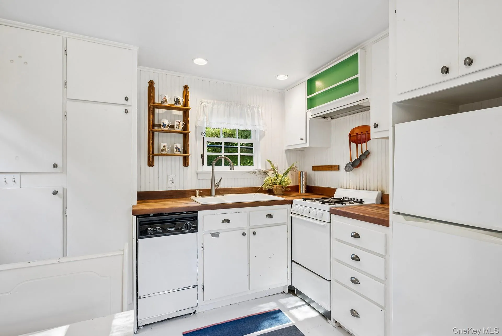 48 Accabonac Road, East Hampton, NY, 3 Bedrooms Bedrooms, 8 Rooms Rooms,3 BathroomsBathrooms,Residential,For Rent,Accabonac,0,1059325 48 Accabonac Road, East Hampton, NY, 3 Bedrooms Bedrooms, 8 Rooms Rooms,3 BathroomsBathrooms,Residential,For Rent,Accabonac,0,1059325