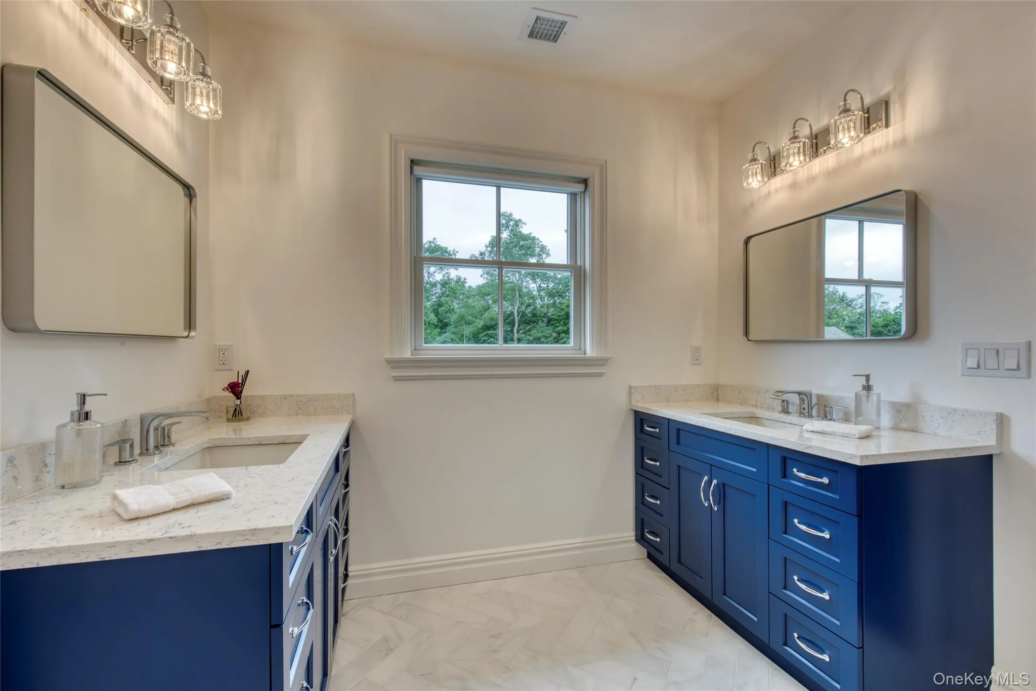 129 Country Road, Southampton, NY, 4 Bedrooms Bedrooms, 13 Rooms Rooms,4 BathroomsBathrooms,Residential,For Rent,Country,0,1059337 129 Country Road, Southampton, NY, 4 Bedrooms Bedrooms, 13 Rooms Rooms,4 BathroomsBathrooms,Residential,For Rent,Country,0,1059337