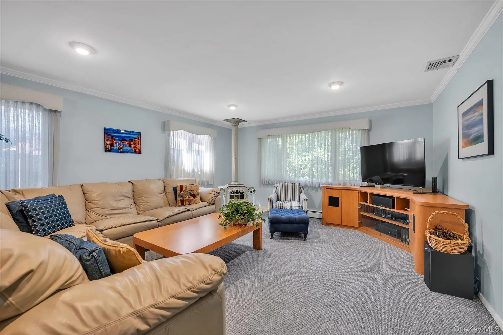 17 Joseph Street, North Hempstead, NY, 4 Bedrooms Bedrooms, 8 Rooms Rooms,2 BathroomsBathrooms,Residential,For Rent,Joseph,0,1059339 17 Joseph Street, North Hempstead, NY, 4 Bedrooms Bedrooms, 8 Rooms Rooms,2 BathroomsBathrooms,Residential,For Rent,Joseph,0,1059339