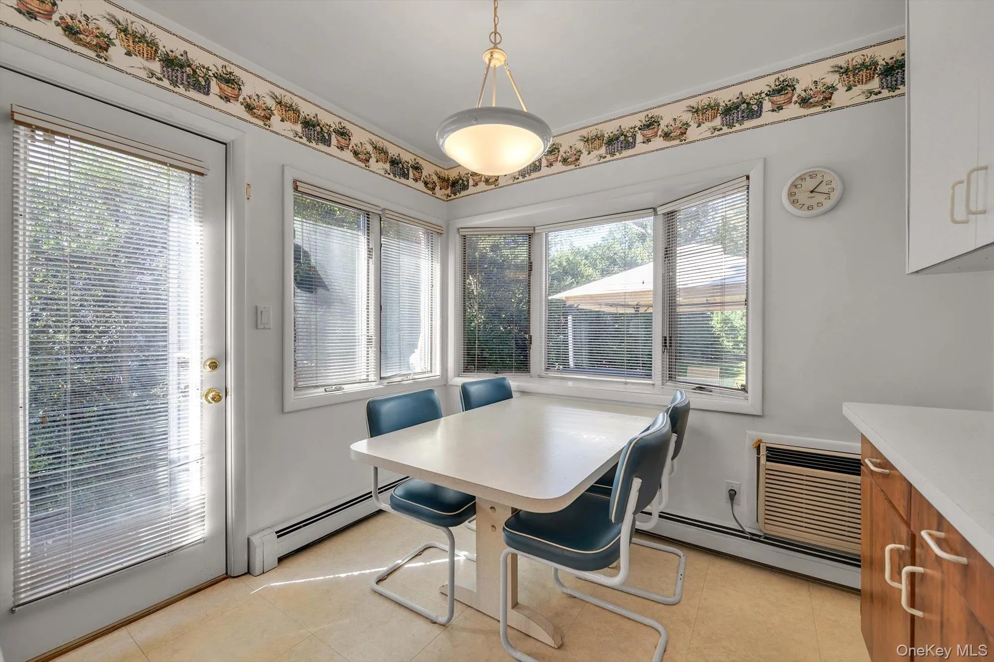 17 Joseph Street, North Hempstead, NY, 4 Bedrooms Bedrooms, 8 Rooms Rooms,2 BathroomsBathrooms,Residential,For Rent,Joseph,0,1059339 17 Joseph Street, North Hempstead, NY, 4 Bedrooms Bedrooms, 8 Rooms Rooms,2 BathroomsBathrooms,Residential,For Rent,Joseph,0,1059339