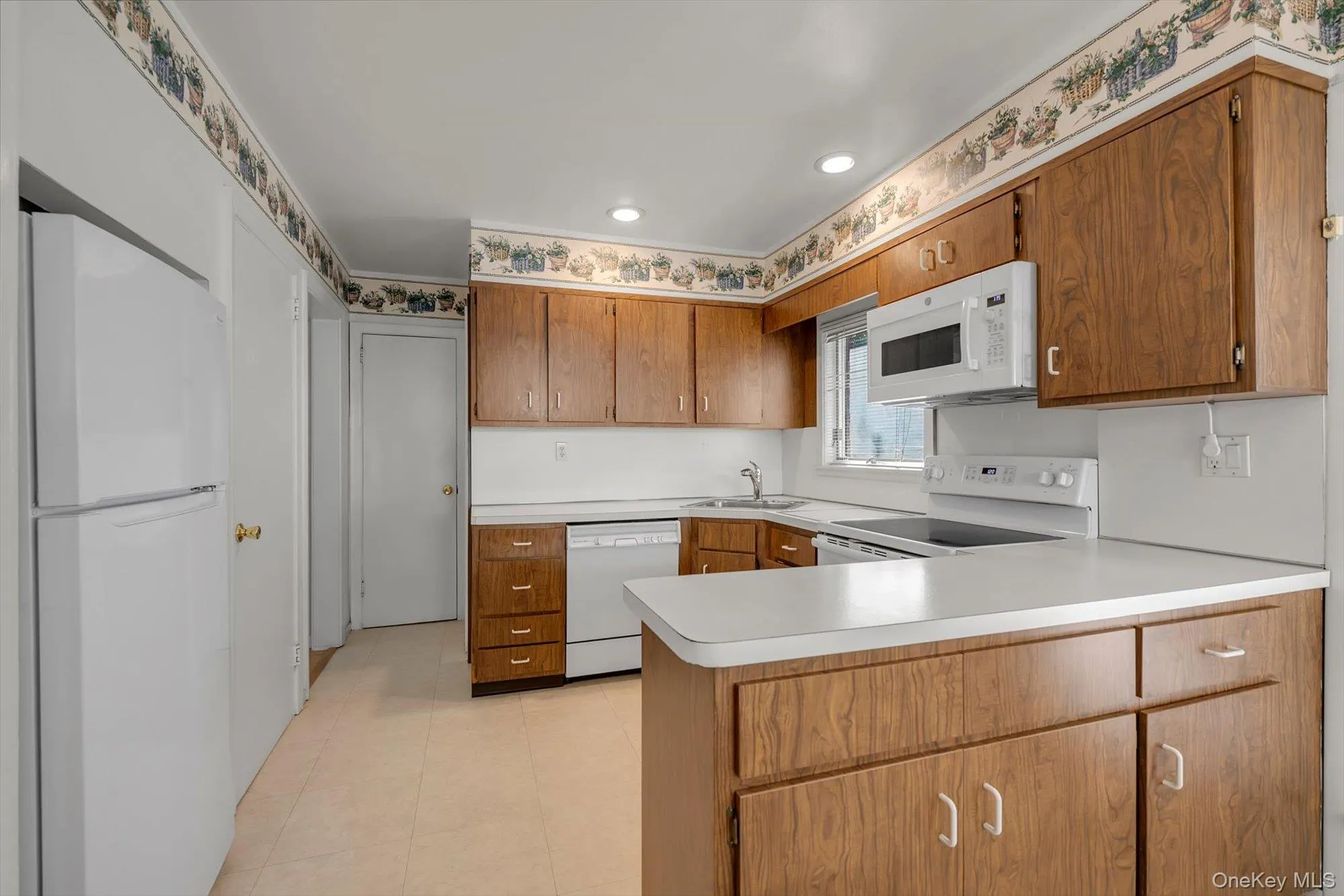 17 Joseph Street, North Hempstead, NY, 4 Bedrooms Bedrooms, 8 Rooms Rooms,2 BathroomsBathrooms,Residential,For Rent,Joseph,0,1059339 17 Joseph Street, North Hempstead, NY, 4 Bedrooms Bedrooms, 8 Rooms Rooms,2 BathroomsBathrooms,Residential,For Rent,Joseph,0,1059339