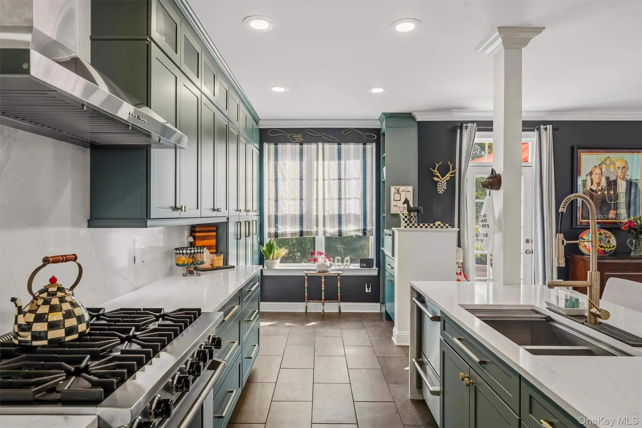 Notice the Viking stove and slate floors. Notice the Viking stove and slate floors.