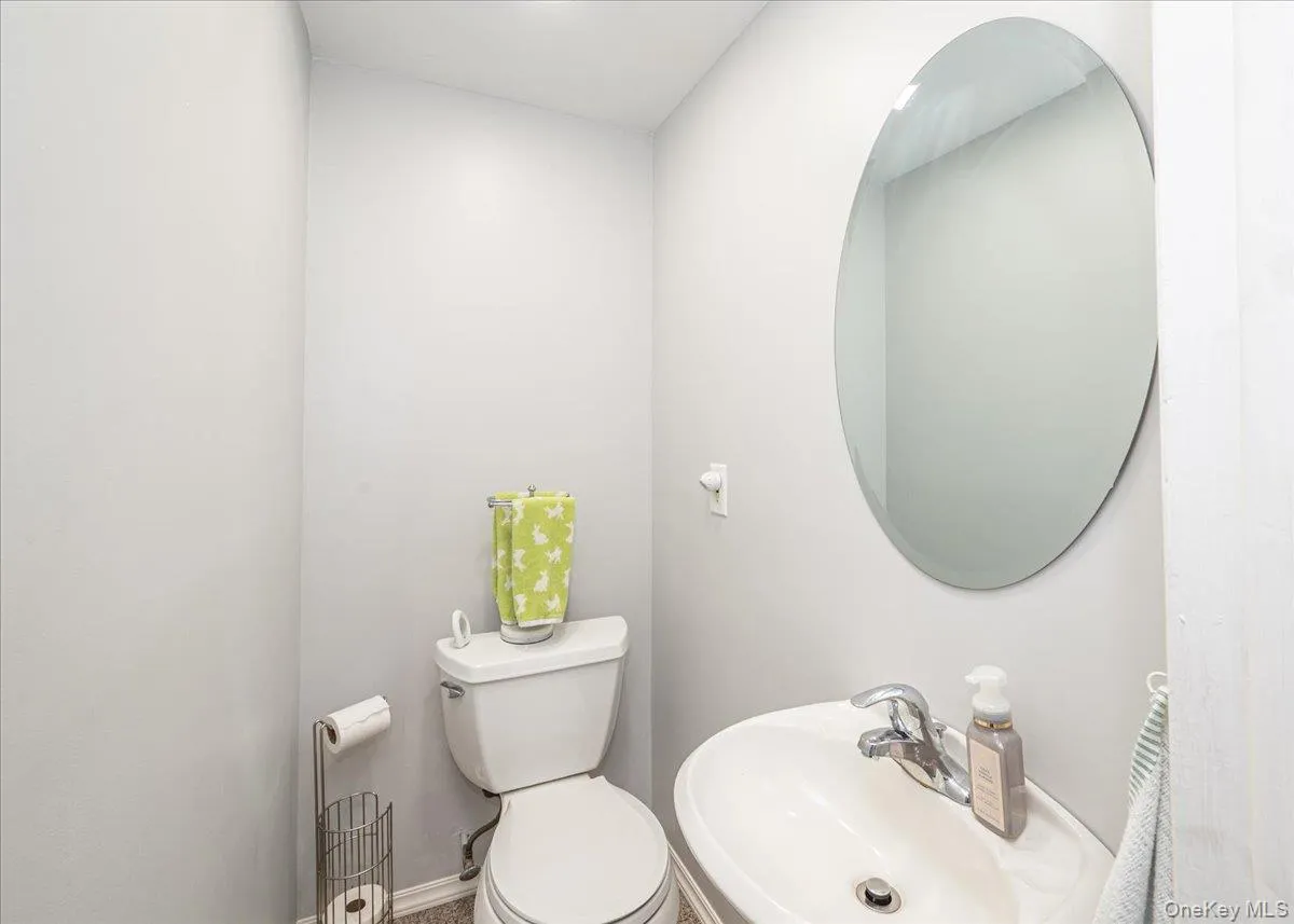 1/2 Bath 1/2 Bath