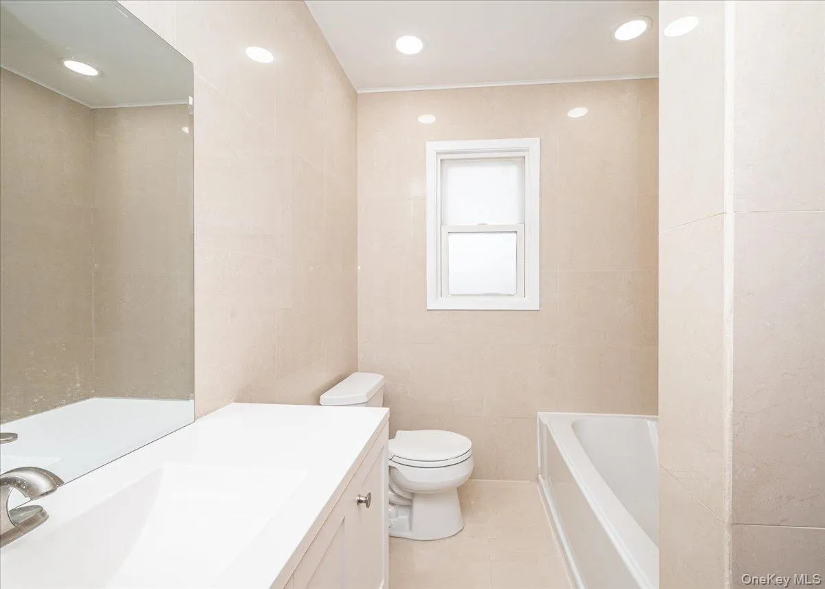 Full Bath Full Bath
