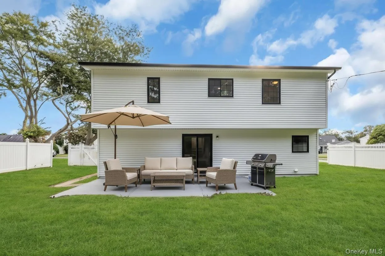 64 Skylark Drive, Islip, NY, 4 Bedrooms Bedrooms, 9 Rooms Rooms,2 BathroomsBathrooms,Residential,For Rent,Skylark,0,1059357 64 Skylark Drive, Islip, NY, 4 Bedrooms Bedrooms, 9 Rooms Rooms,2 BathroomsBathrooms,Residential,For Rent,Skylark,0,1059357