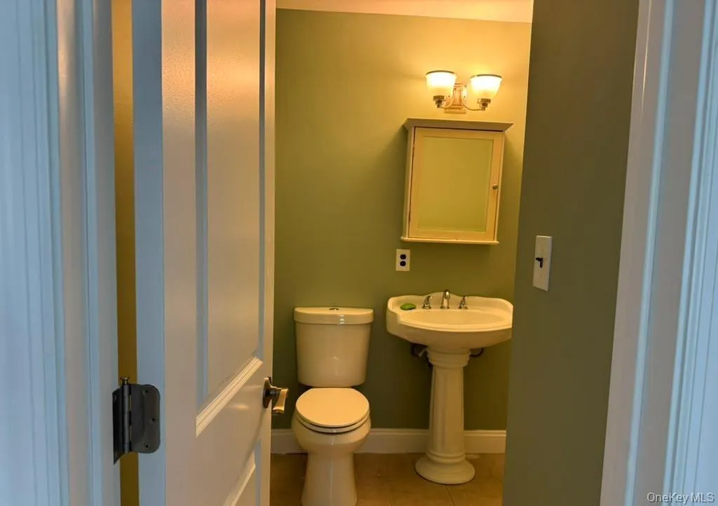 161 Fairview Circle, Brookhaven, NY, 2 Bedrooms Bedrooms, 4 Rooms Rooms,1 BathroomBathrooms,Residential,For Rent,Fairview,0,1059358 161 Fairview Circle, Brookhaven, NY, 2 Bedrooms Bedrooms, 4 Rooms Rooms,1 BathroomBathrooms,Residential,For Rent,Fairview,0,1059358