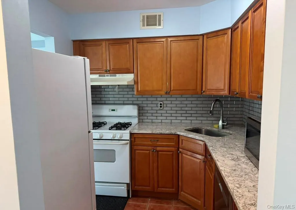 161 Fairview Circle, Brookhaven, NY, 2 Bedrooms Bedrooms, 4 Rooms Rooms,1 BathroomBathrooms,Residential,For Rent,Fairview,0,1059358 161 Fairview Circle, Brookhaven, NY, 2 Bedrooms Bedrooms, 4 Rooms Rooms,1 BathroomBathrooms,Residential,For Rent,Fairview,0,1059358