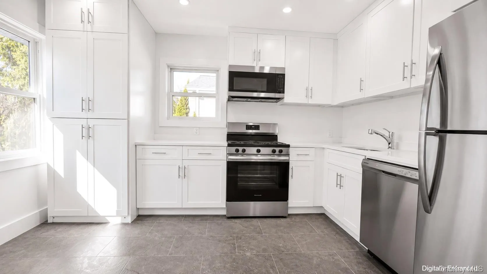 43 Yennicock Avenue, North Hempstead, NY, 2 Bedroom Bedrooms, 4 Room Rooms,1 BathroomBathrooms,Residential Lease,For Rent,Yennicock,0,1059369 43 Yennicock Avenue, North Hempstead, NY, 2 Bedroom Bedrooms, 4 Room Rooms,1 BathroomBathrooms,Residential Lease,For Rent,Yennicock,0,1059369